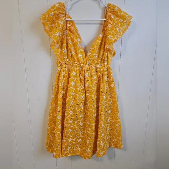 Vici Flying Tomato Lucy Eyelet Flutter Sleeve Bow Back Mini Dress - Picture 4 of 8